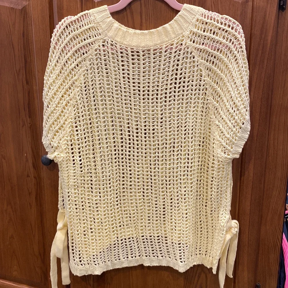 NWOT Artsal light yellow open Knit Short Sleeve Sweater size medium - Picture 5 of 5